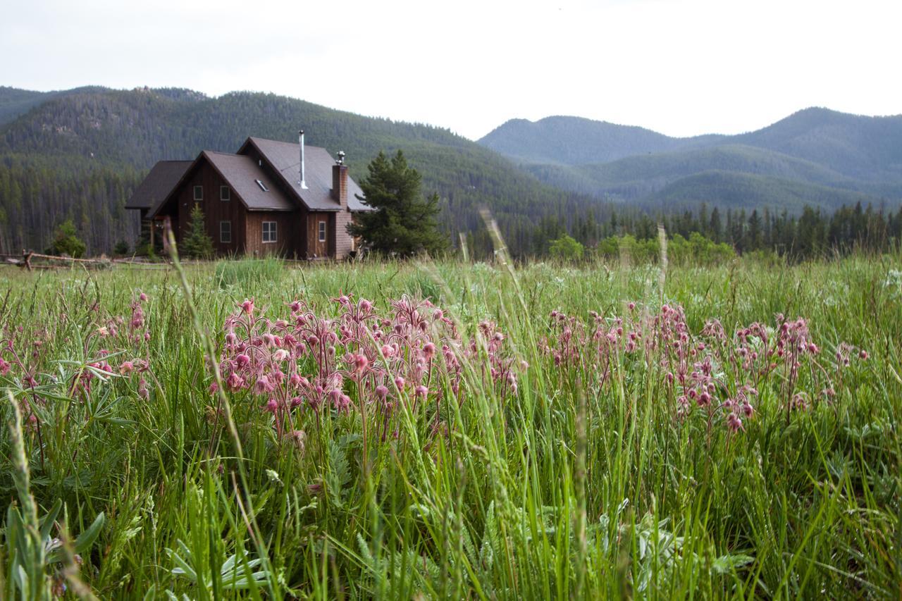 Homestake Lodge Whitehall Eksteriør bilde
